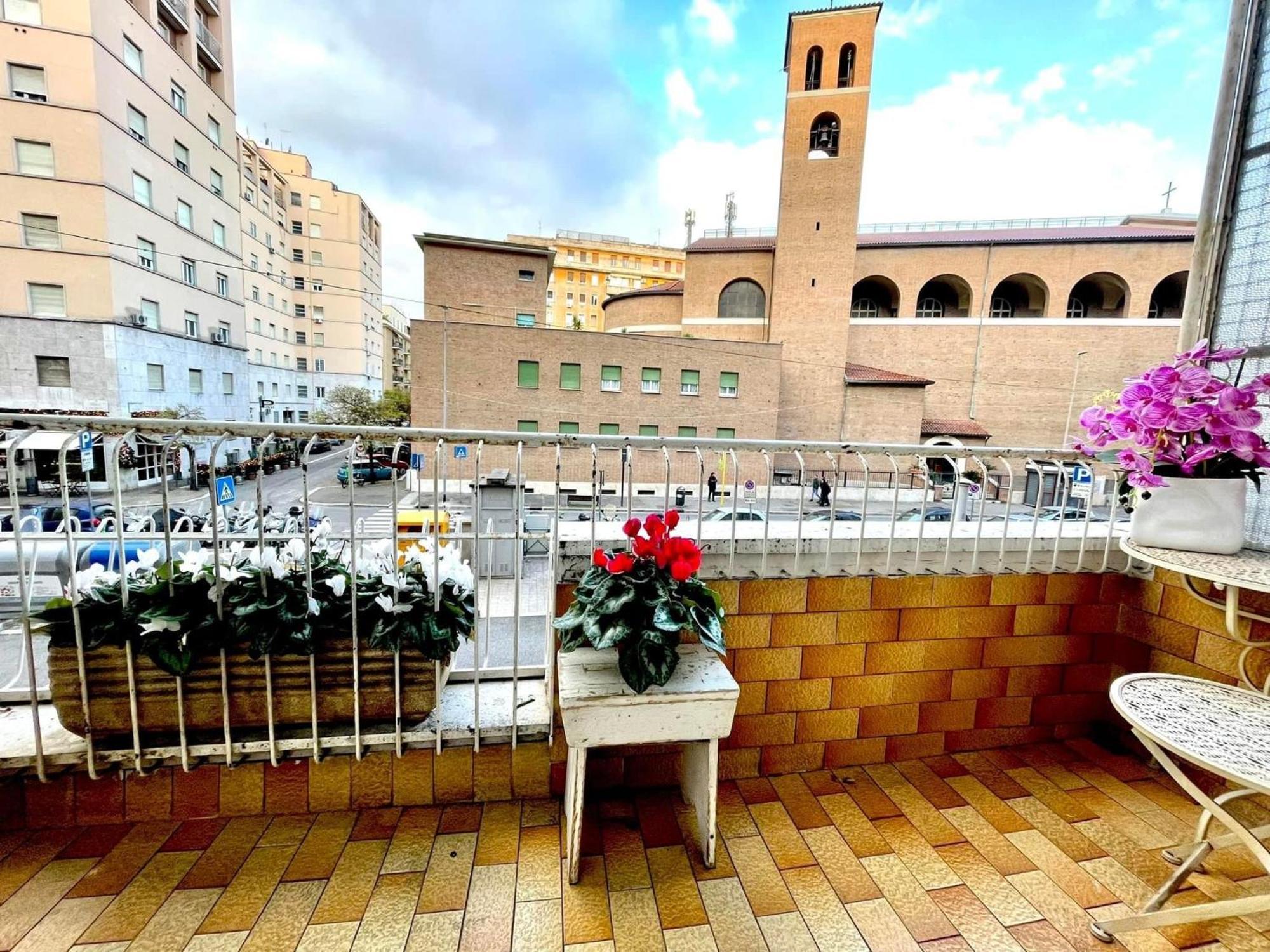 Lucens Domus Appartamento Roma Quartiere Trieste - Vicino Metro B1 - Εξωτερικό φωτογραφία